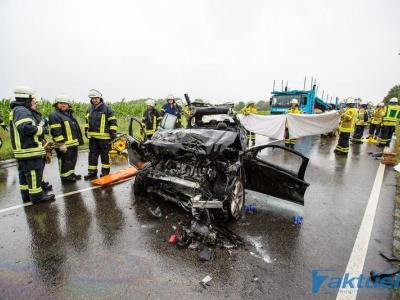 Verkehrsunfall B10 - PKW und LKW